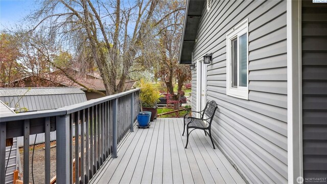 863 S Meadowlark Ln, Othello, WA 99344 - view of wooden terrace