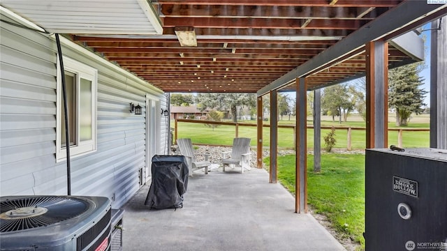 863 S Meadowlark Ln, Othello, WA 99344 - view of patio / terrace with central AC