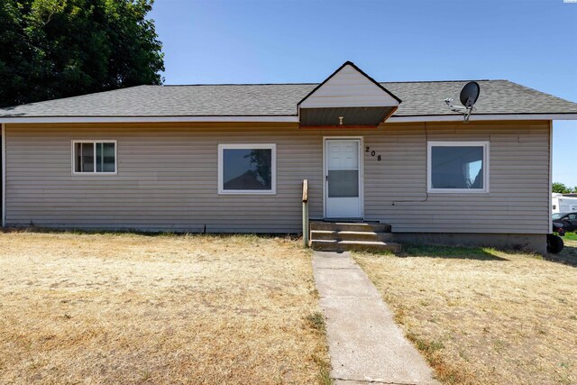 208 E 2nd, La Crosse, WA 99143 - bungalow featuring a shingled roof and entry steps