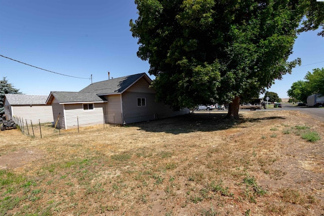 208 E 2nd, La Crosse, WA 99143 - view of green lawn