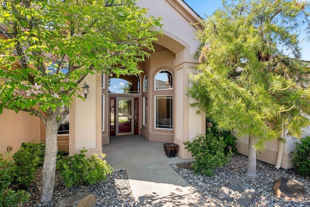3610 S Johnson St, Kennewick, WA 99337 - doorway to property featuring stucco siding