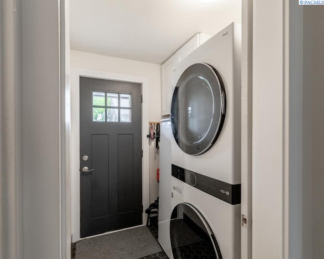 501 W California St, Garfield, WA 99130 - washroom featuring estacked washer and dryer