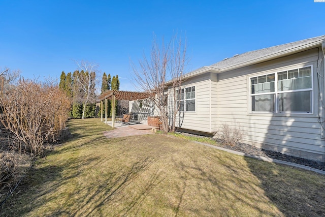 view of yard featuring a patio area and a pergola