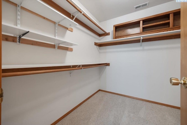 3438 S Buntin Ct, Kennewick, WA 99337 - walk in closet featuring carpet