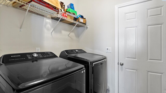 5801 Thistledown Dr, Pasco, WA 99301 - laundry room with independent washer and dryer
