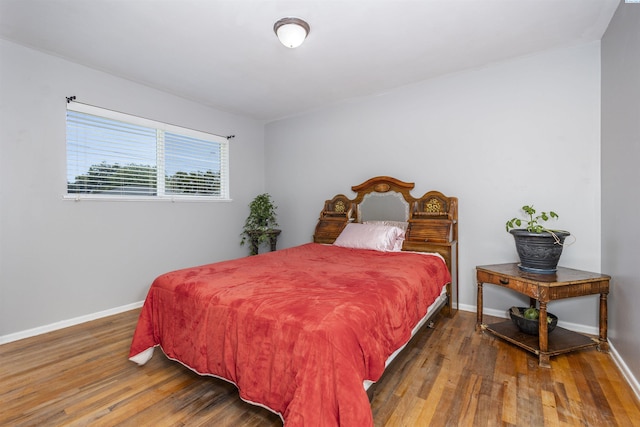 2017 Everest Ave, Richland, WA 99354 - bedroom with wood finished floors and baseboards