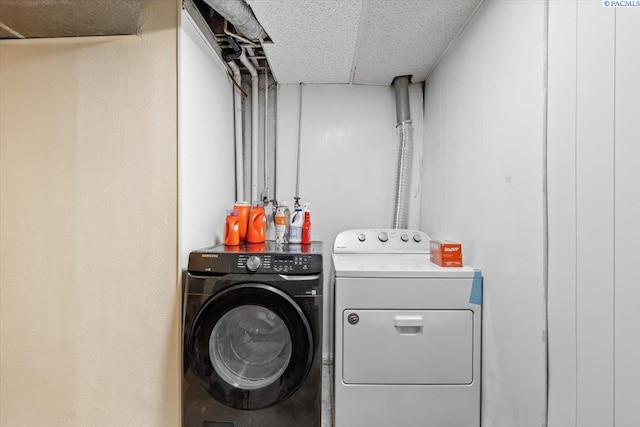 1807 Stevens Dr, Richland, WA 99354 - laundry area with washing machine and clothes dryer