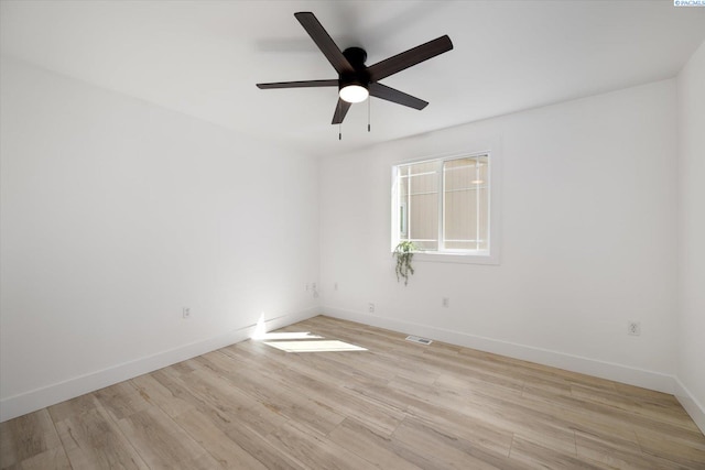 326 Casi Ct, Prosser, WA 99350 - unfurnished room with light wood-style flooring, visible vents, a ceiling fan, and baseboards