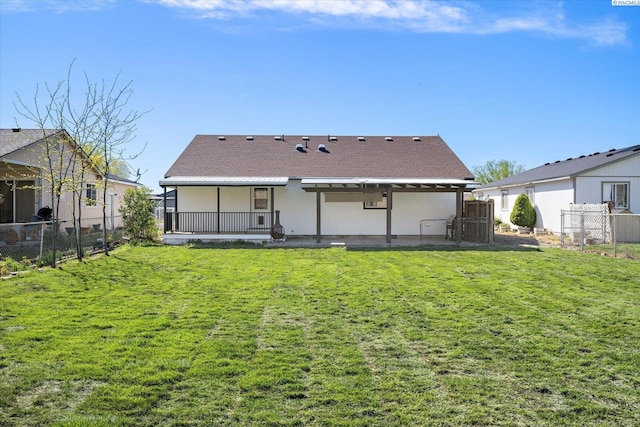 326 Casi Ct, Prosser, WA 99350 - back of house featuring fence, a yard, and a patio