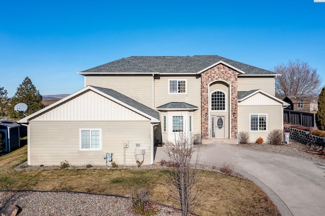 view of front of property with a front lawn