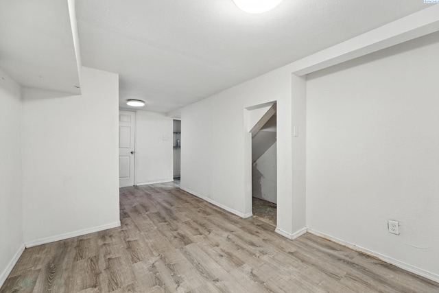 323 S Beech St, Kennewick, WA 99336 - empty room with wood finished floors and baseboards