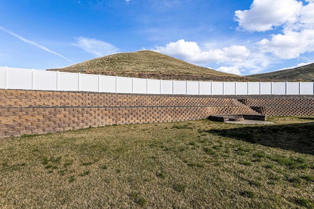 26 Molly Rose Ct, Prosser, WA 99350 - view of yard featuring a mountain view and fence