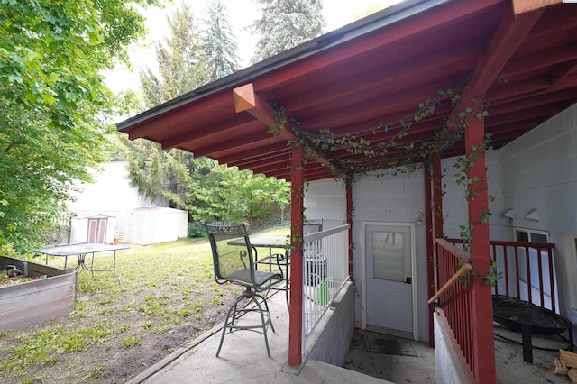 1004 NE D St, Pullman, WA 99163 - view of exterior entry featuring a lawn