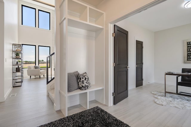 2526 N Rd 57, Pasco, WA 99301 - mudroom featuring light wood-type flooring and baseboards