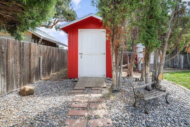 2714 W John Day Ave, Kennewick, WA 99336 - view of shed featuring a fenced backyard