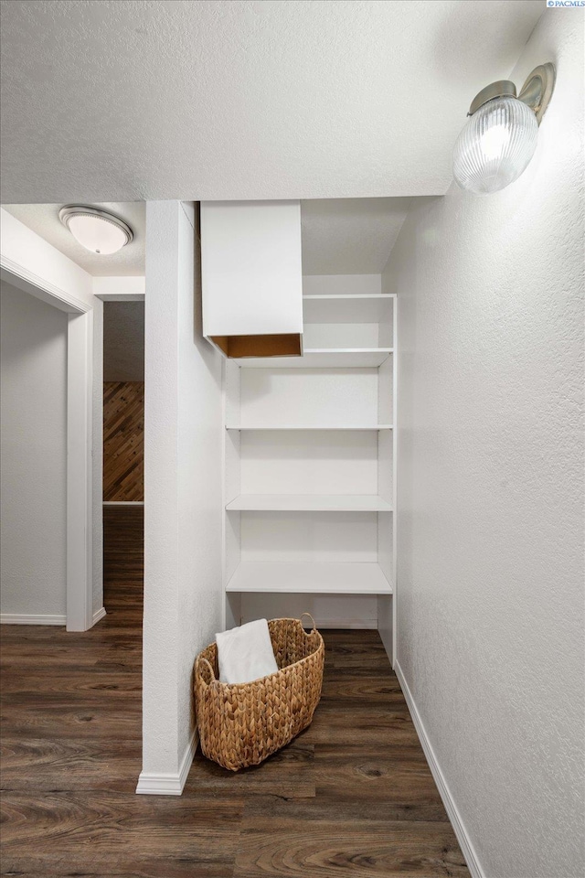 2714 W John Day Ave, Kennewick, WA 99336 - spacious closet featuring wood finished floors