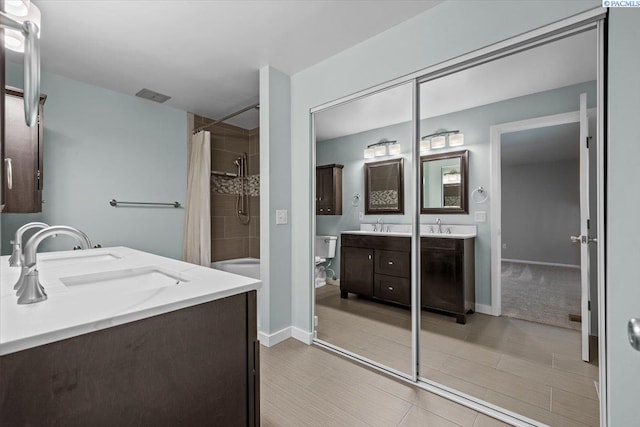 707 N Quillan St, Kennewick, WA 99336 - full bath featuring double vanity and toilet