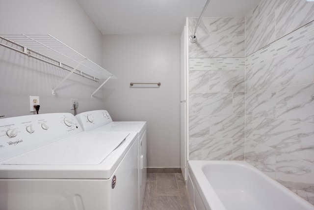 340-342 NW N St, Pullman, WA 99163 - clothes washing area featuring washing machine and clothes dryer, laundry area, and baseboards
