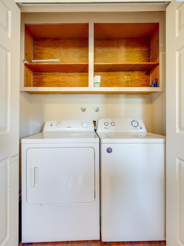 340-342 NW N St, Pullman, WA 99163 - laundry room featuring independent washer and dryer and laundry area