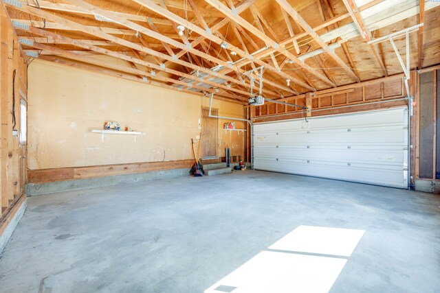340-342 NW N St, Pullman, WA 99163 - garage with a garage door opener