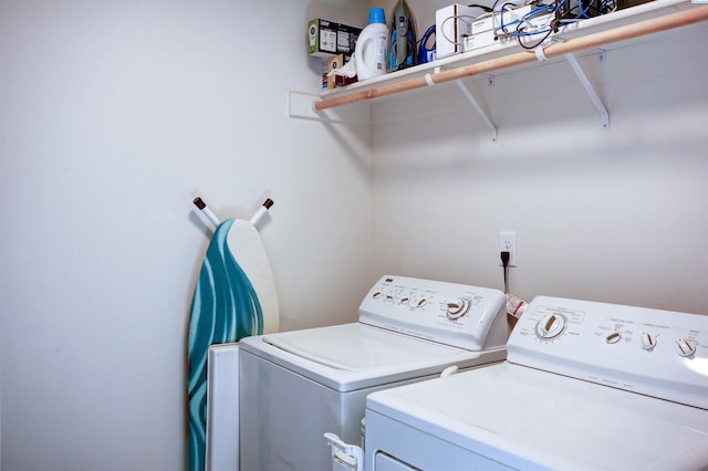 2140 W 23rd Ave, Kennewick, WA 99337 - laundry area with separate washer and dryer