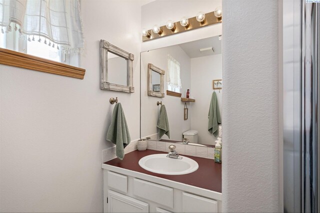 2302 W 31st Ave, Kennewick, WA 99337 - bathroom featuring vanity