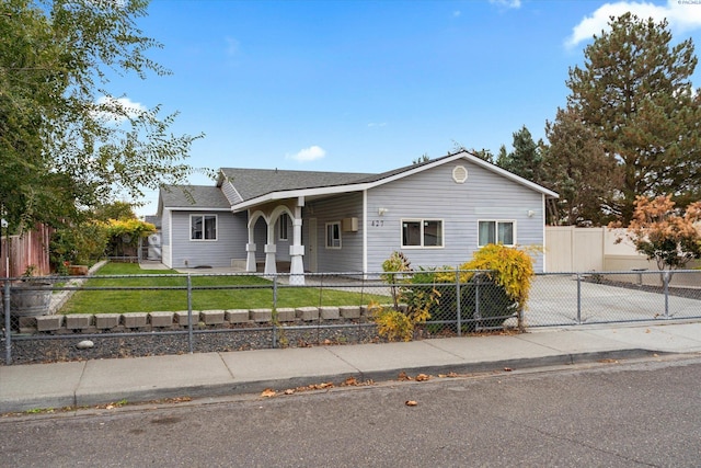 view of front of property with a front yard