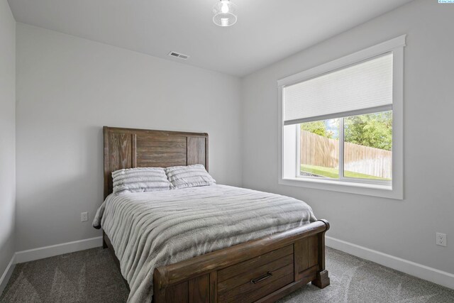 bedroom featuring carpet floors