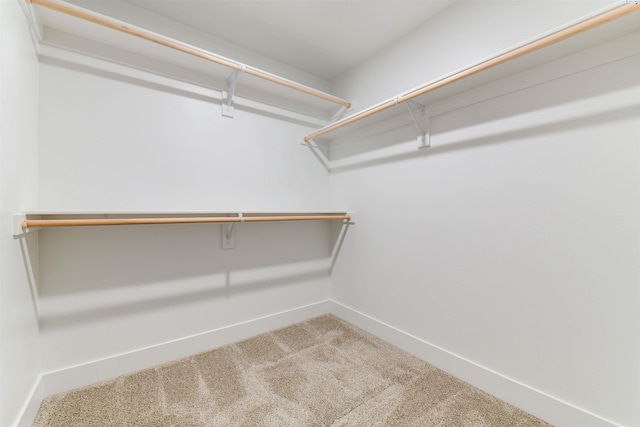6150 W 30th Pl, Kennewick, WA 99338 - spacious closet featuring carpet
