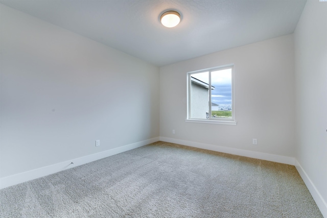 6150 W 30th Pl, Kennewick, WA 99338 - unfurnished room with light carpet and baseboards