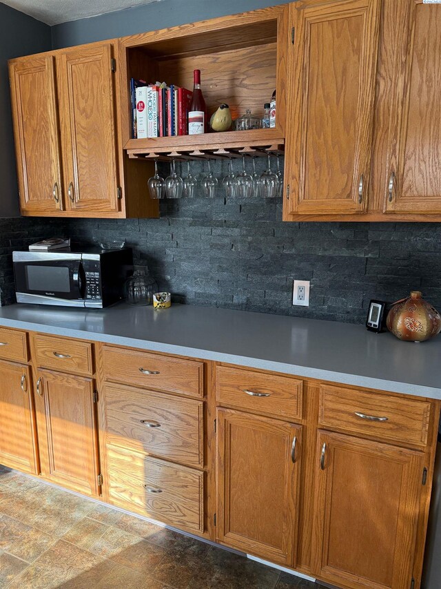 kitchen with backsplash