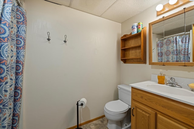 full bathroom featuring curtained shower, toilet, and vanity