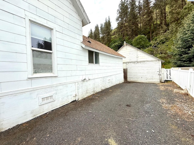 419 W A Ave, Colfax, WA 99111 - view of side of property with crawl space