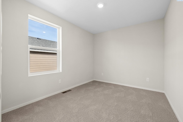 688 S Zeelar St, Kennewick, WA 99336 - carpeted empty room featuring baseboards and recessed lighting