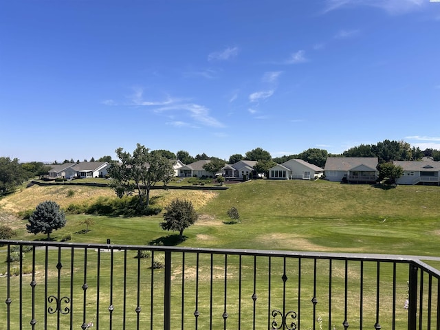 3405 S Johnson St, Kennewick, WA 99337 - view of grassy yard with a residential view