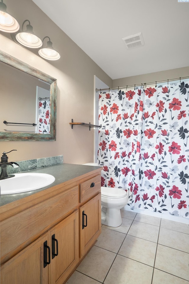 8414 W 3rd Ave, Kennewick, WA 99336 - bathroom featuring vanity, tile patterned flooring, and a shower with curtain