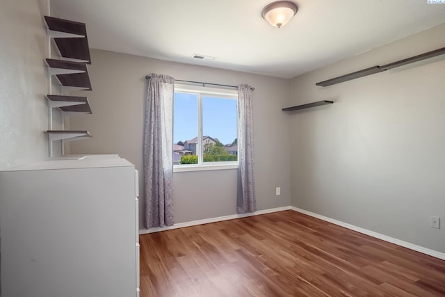 8414 W 3rd Ave, Kennewick, WA 99336 - empty room featuring wood finished floors and baseboards