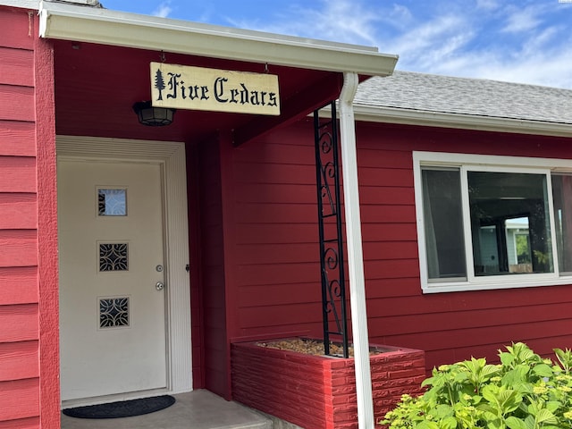 1706 Gaillard Pl, Richland, WA 99354 - property entrance with roof with shingles