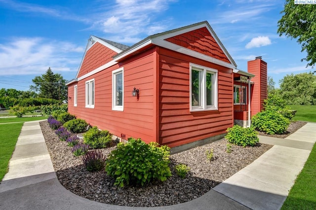 1706 Gaillard Pl, Richland, WA 99354 - view of side of property featuring a chimney