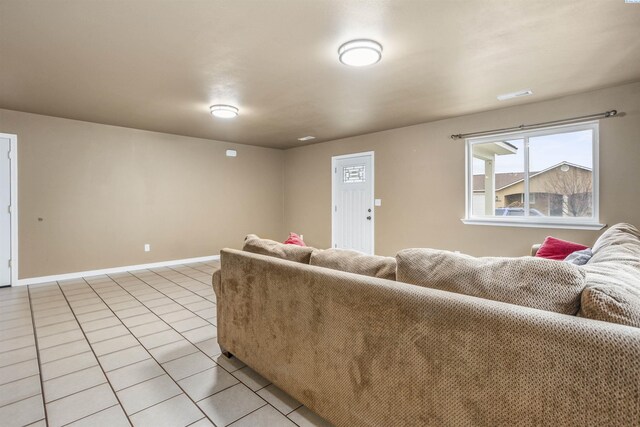 1408 Singh Ln, Sunnyside, WA 98944 - view of tiled living room
