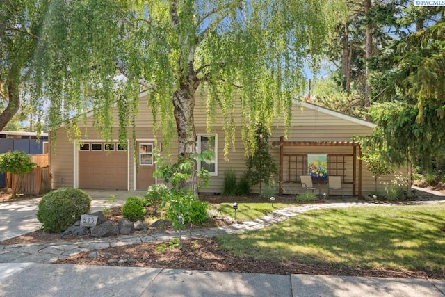 835 SE Spring St, Pullman, WA 99163 - view of front of house featuring concrete driveway