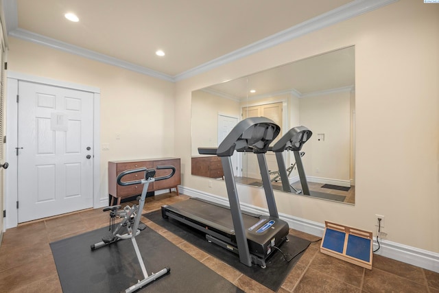 workout area with recessed lighting, baseboards, and ornamental molding