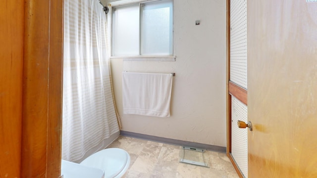 938-940 SW Cityview, Pullman, WA 99163 - bathroom with toilet and baseboards