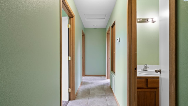 505 Armas Ct, Grandview, WA 98930 - corridor with a sink and light tile patterned floors