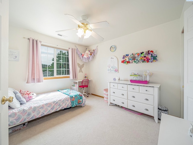 612 S Young St, Kennewick, WA 99336 - bedroom with light carpet and ceiling fan