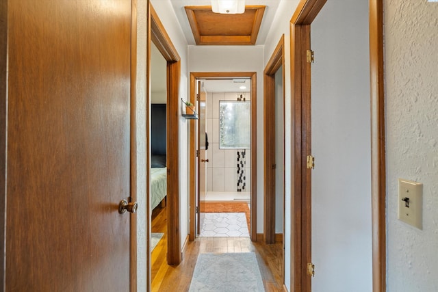1830 Hunt Pt, Richland, WA 99354 - hall featuring light wood-type flooring