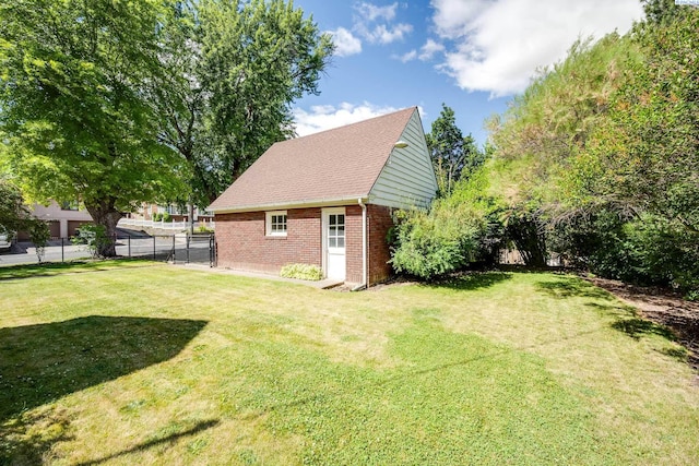 912 S Lake St, Colfax, WA 99111 - view of yard with an outbuilding