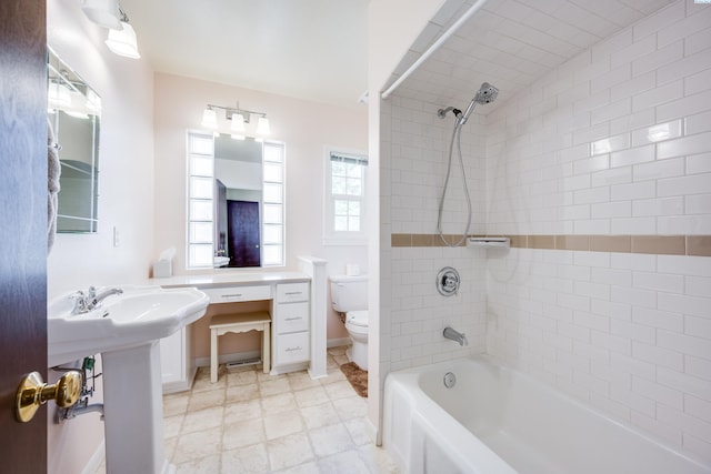 912 S Lake St, Colfax, WA 99111 - full bath featuring toilet and shower / bathtub combination
