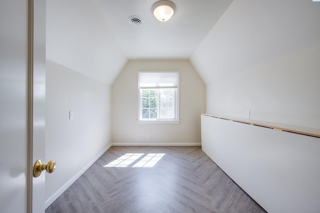 912 S Lake St, Colfax, WA 99111 - bonus room with vaulted ceiling and baseboards