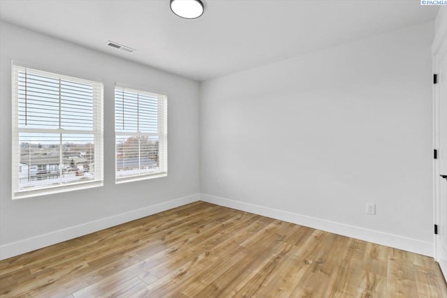 903 Ellen Ln, Zillah, WA 98953 - empty room with light hardwood / wood-style flooring